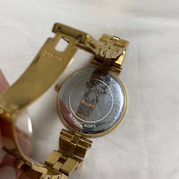 Michael Kors Gold Diamond Watch - Picture 5 of 6